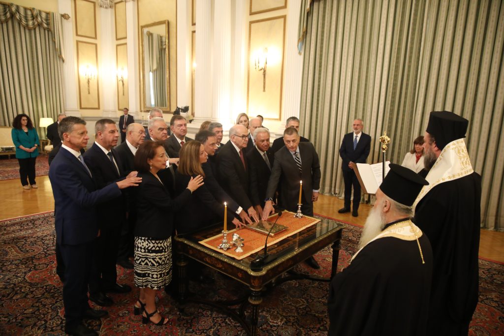 Ορκίστηκε η υπηρεσιακή κυβέρνηση – Οι δηλώσεις των νέων υπουργών – Τα βιογραφικά τους (ΦΩΤΟ+ΒΙΝΤΕΟ)