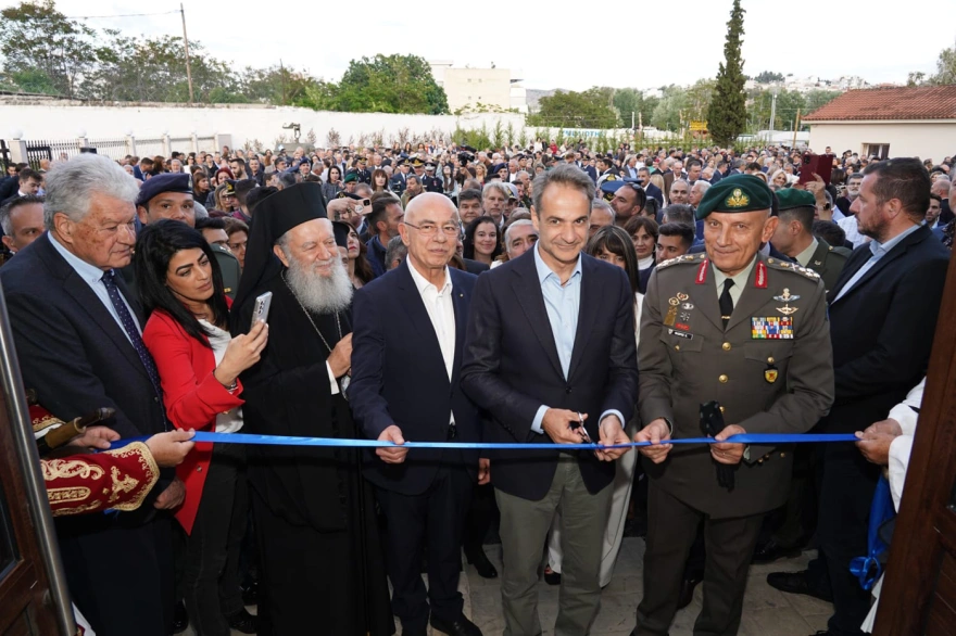 Εγκαίνια του Πολεμικού Μουσείου στη Χαλκίδα – Παρόντες ο Κυριάκος Μητσοτάκης και ο Αντώνης Σαμαράς (φωτο)