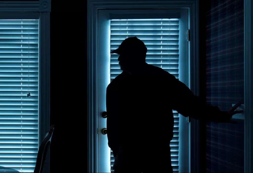 Νέο Ηράκλειο: Μπήκε στο σπίτι του με τη σύζυγό του, είδε μέσα διαρρήκτες και πέθανε