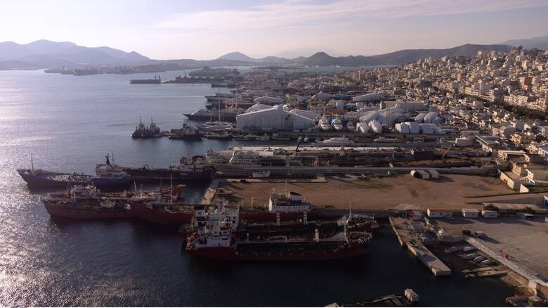 Ξανά τα ίδια! Τραυματισμός 37χρονου εργαζόμενου στη ναυπηγοεπισκευαστική ζώνη Περάματος