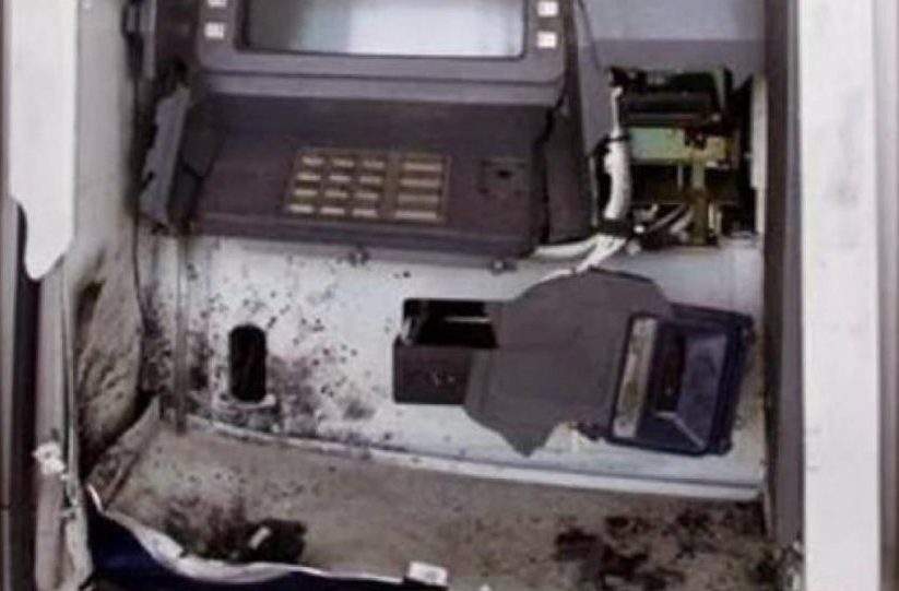 Φθιώτιδα: Ήρθε κατά μέτωπο με τους βομβιστές του ΑΤΜ κάτω από το σπίτι του – Τι του είπαν