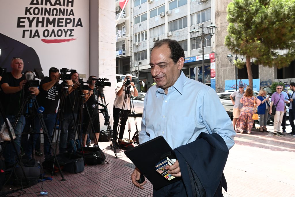 «Κεραυνοί» Σπίρτζη κατά Αχτσιόγλου-Τσακαλώτου: «Το οικονομικό επιτελείο ΣΥΡΙΖΑ δεν ήξερε ότι η αγορά έχει πάρει μεγάλη ανάσα»