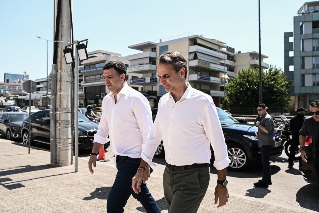 Πυρκαγιές και νέος καύσωνας στην 45λεπτη σύσκεψη Μητσοτάκη στην Πολιτική Προστασία