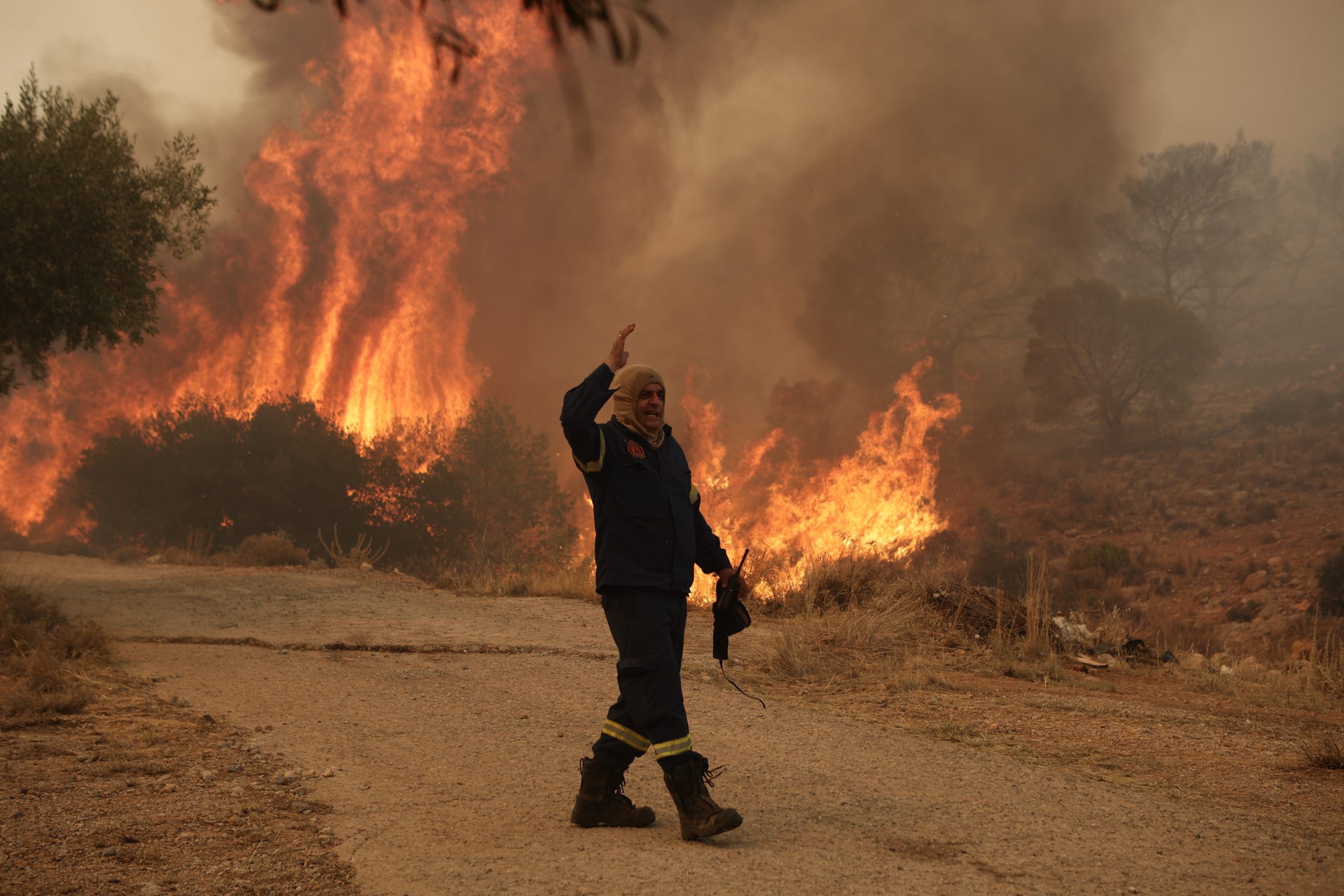 Μήνυμα του 112 στον Ασπρόπυργο για εκκένωση της περιοχής Λάκκα Κάτσαρη -  Paraskhnio.gr