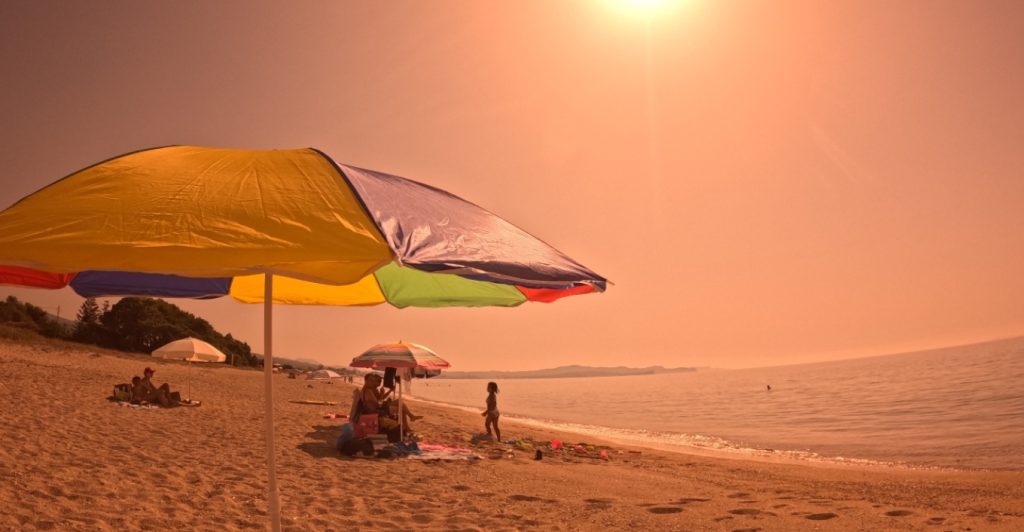 Καύσωνας: «Καυτή» Κυριακή με 45αρια – Σε ποιες περιοχές θα «χτυπήσει» κόκκινο ο υδράργυρος