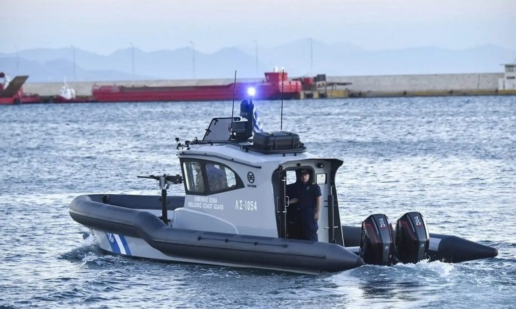 Θεσσαλονίκη: Επιχείρηση διάσωσης γυναίκας που έπεσε στον Θερμαϊκό