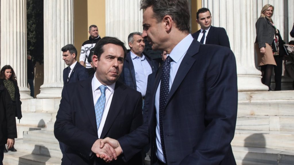 Ο Μητσοτάκης “άδειασε” τον Μηταράκη για τη σύσταση έφιππης αστυνομίας