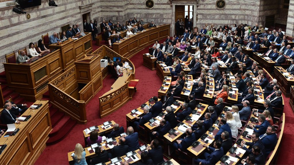Μεγάλη δημοσκόπηση της «Political»: 27% για τη ΝΔ και δεκακομματική Βουλή (video)
