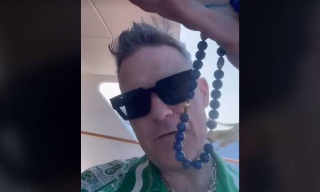 Πρώτα μας είπε κλέφτες και μετά γενναιόδωρους ο Ρόμπι Γουίλιαμς!