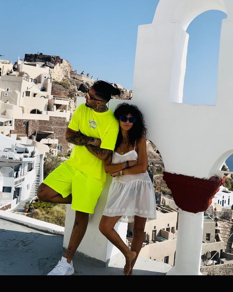 Μαρία Σολωμού με Mente Fuerte: Μαζί για διακοπές στη Σαντορίνη – Δείτε τις κοινές τους φωτογραφίες