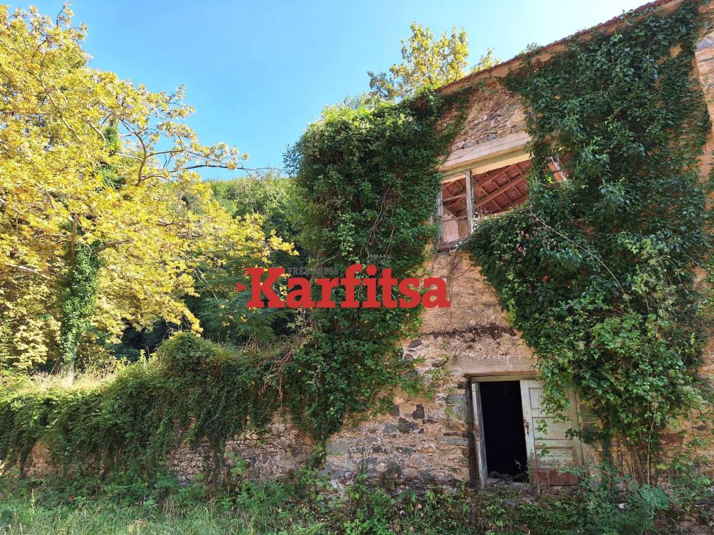 Πιερία: Περπατώντας στο «στοιχειωμένο» χωριό της Μόρνας με τα απομεινάρια μιας άλλης ζωής