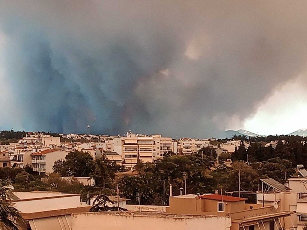 Φωτιά στην Αλεξανδρούπολη: «Χειροτερεύει η κατάσταση» δήλωσε ο δήμαρχος – Αλλεπάλληλες οι εκκενώσεις οικισμών