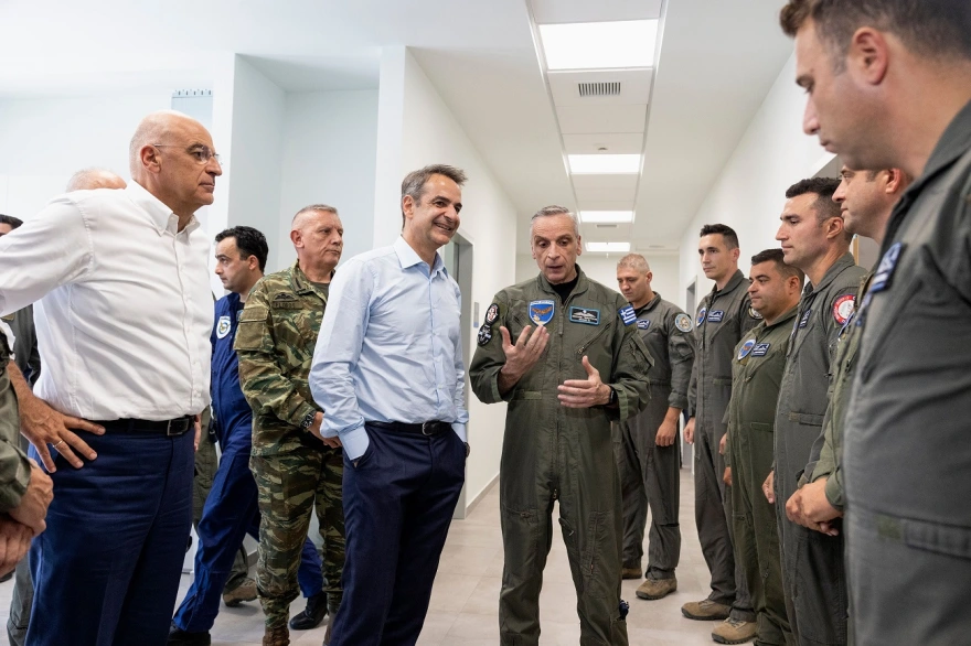 Την 120 Πτέρυγα Εκπαίδευσης Αέρος στην Καλαμάτα επισκέφτηκε ο Πρωθυπουργός