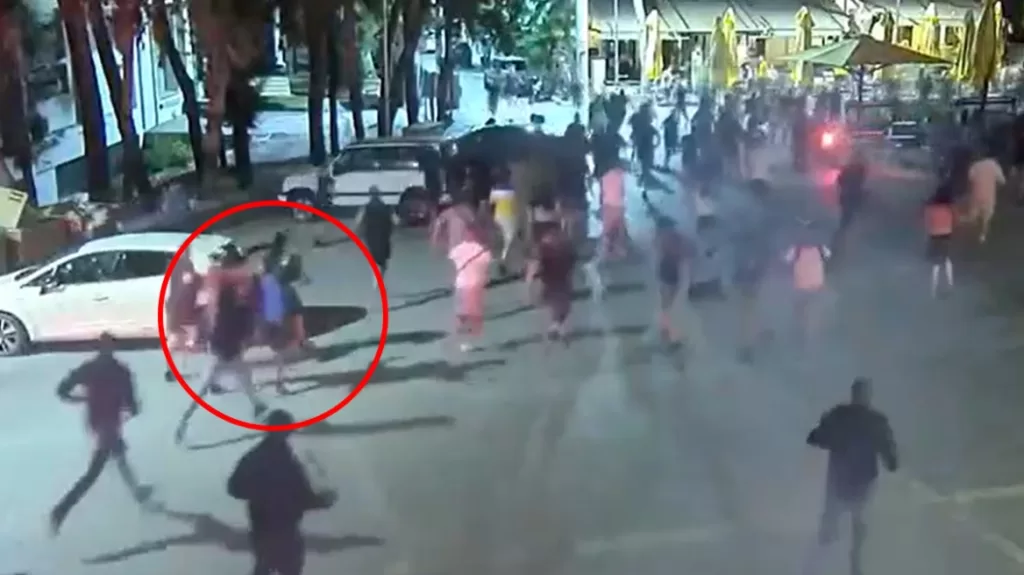 Νέα Φιλαδέλφεια: Βίντεο από τη δολοφονία του 29χρονου Μιχάλη – Τον χτυπούν με ρόπαλα, καταρρέει αιμόφυρτος