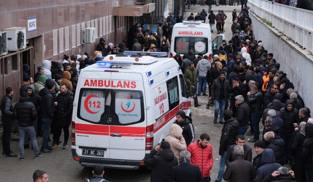 Ένοπλη επίθεση στο σουηδικό προξενείο στη Σμύρνη – Υπάλληλος τραυματίστηκε σοβαρά