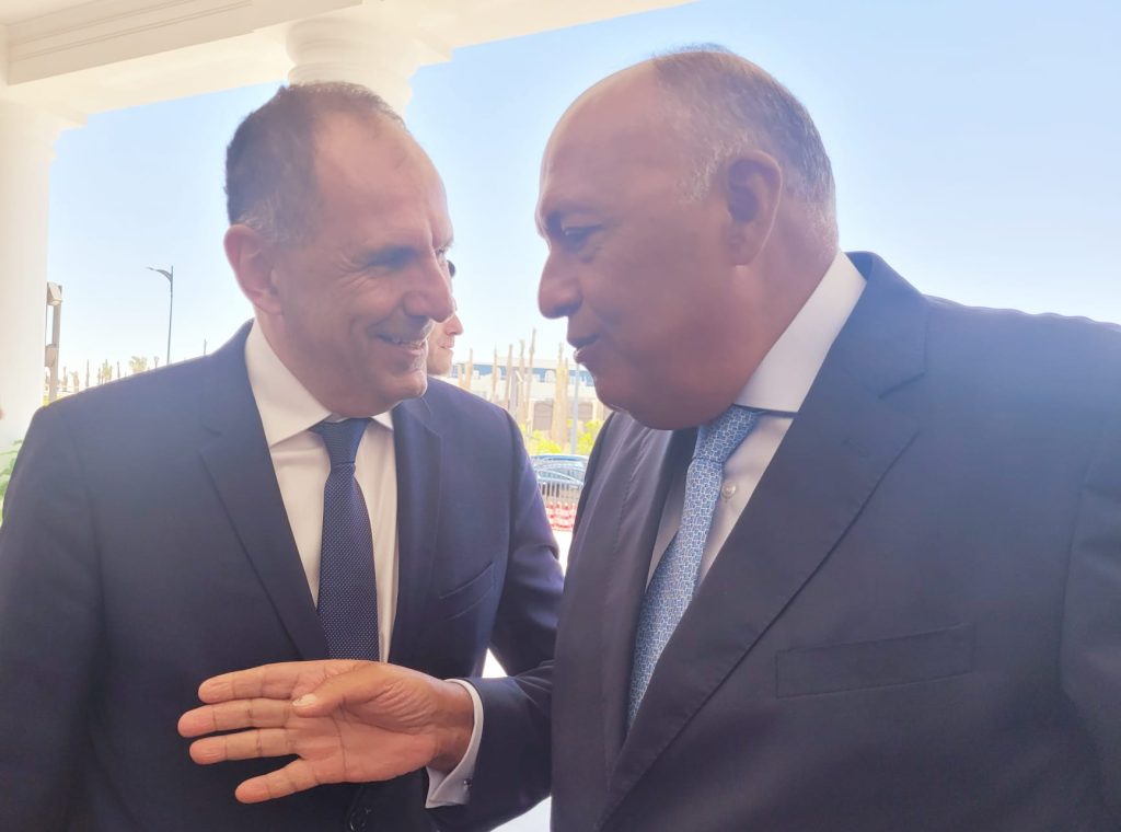 «Διατηρούμε και ενισχύουμε τη στρατηγική σχέση» διαμηνύει μετά τη συνάντηση με Σούκρι ο Γεραπετρίτης