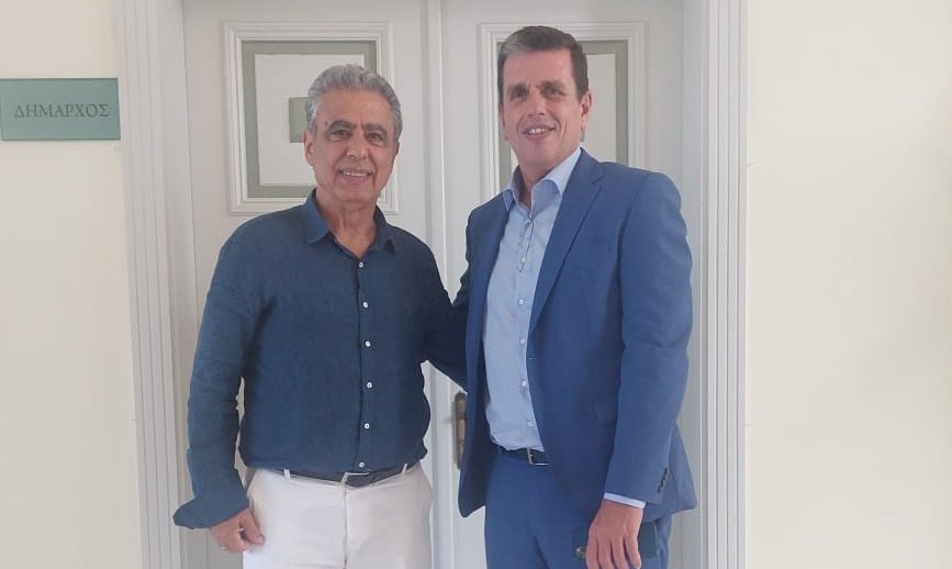 Συνεργασία για το μεταναστευτικό «ενάντια στους επαγγελματίες ανησυχούντες» ζήτησε από τη Χίο ο Καιρίδης