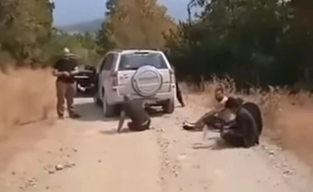 Βίντεο ντοκουμέντο δείχνει τη «σύλληψη» μεταναστών από πολίτες – «Άλλους τέσσερις καλούς επενδυτές»