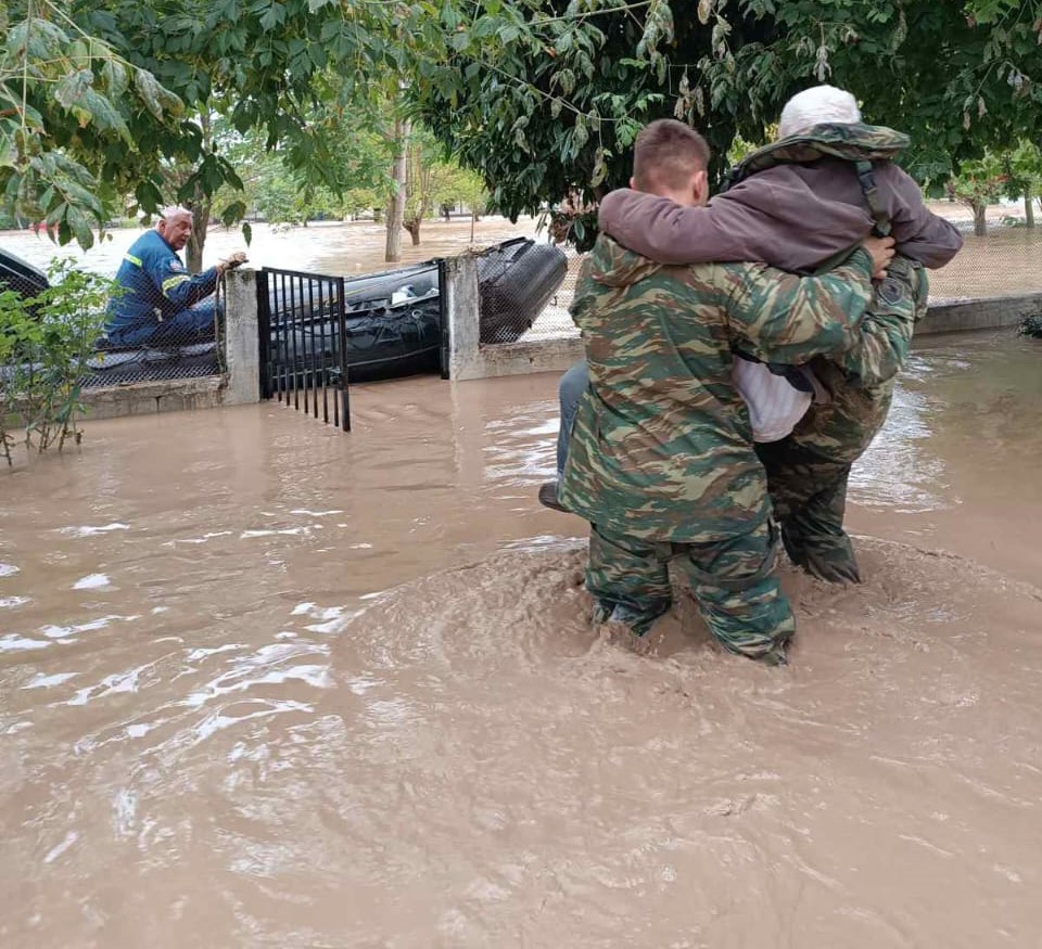 Ώρες αγωνίας για εγκλωβισμένους και αγνοούμενους στην πλημμυρισμένη Θεσσαλία