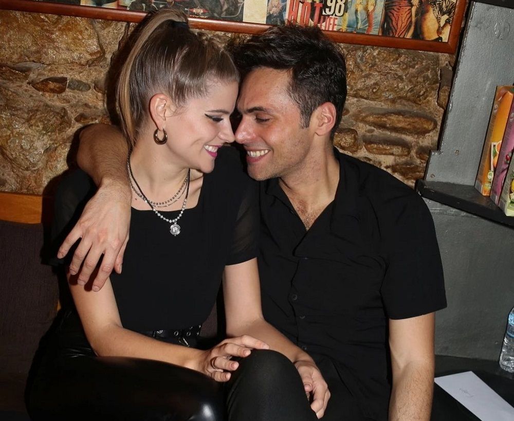 Τι αποκάλυψε ο… παππούς για το μωρό που περιμένουν Δανάη Μιχαλάκη και Γιώργος Παπαγεωργίου