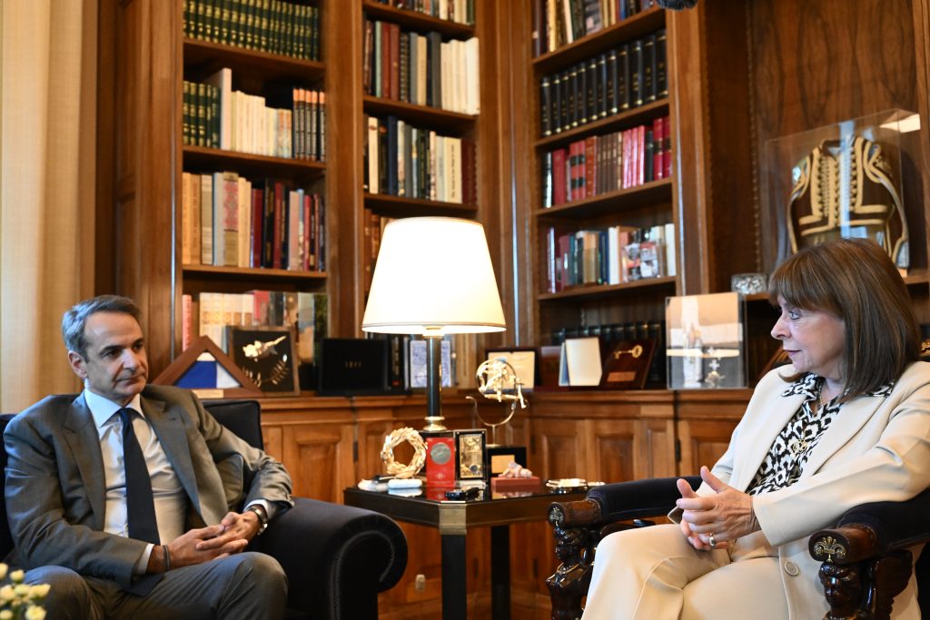 Συνάντηση Σακελλαροπούλου – Μητσοτάκη: Εξαιρετικά σημαντικό να αποκατασταθεί η ανθρωπιστική βοήθεια προς στη Γάζα