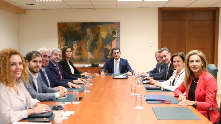 Σκρέκας: Η ελληνική βιομηχανία τροφίμων να στηρίξει τη «Μόνιμη μείωση τιμής» σε σημαντικά καταναλωτικά προϊόντα