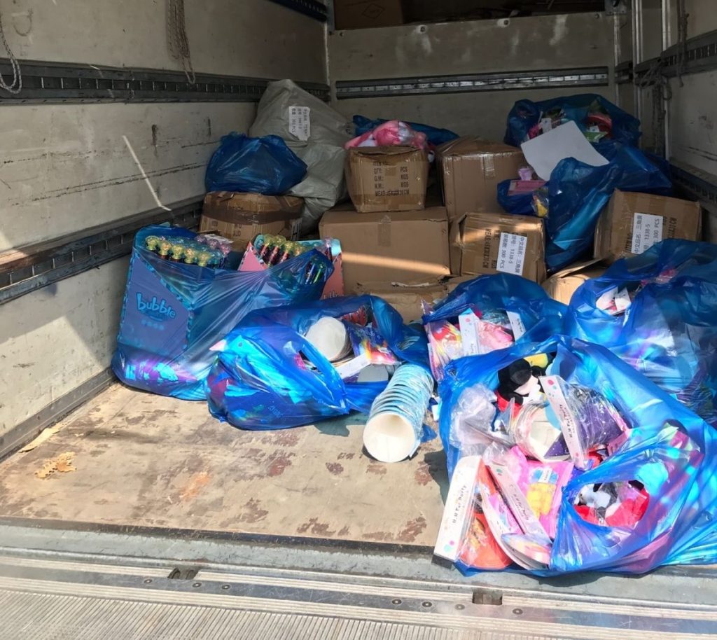 «Καμπάνα» 100.000 ευρώ για «μαϊμού» προϊόντα σε επιχείρηση στην Αττική