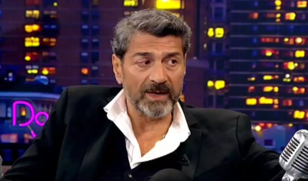 Ο Κώστας Φαλελάκης μιλά για τον Μηνά Χατζησάββα τον νέο σύντροφο και την… απορία της ανιψιάς του!