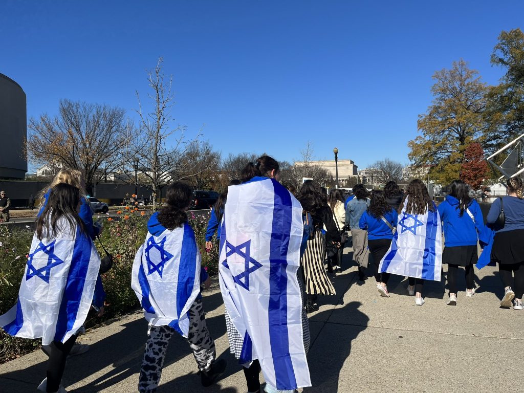 ΗΠΑ: Μεγάλη διαδήλωση υπέρ του Ισραήλ – Δάκρυσαν βουλευτές από βίντεο με τις φρικαλεότητες της Χαμάς