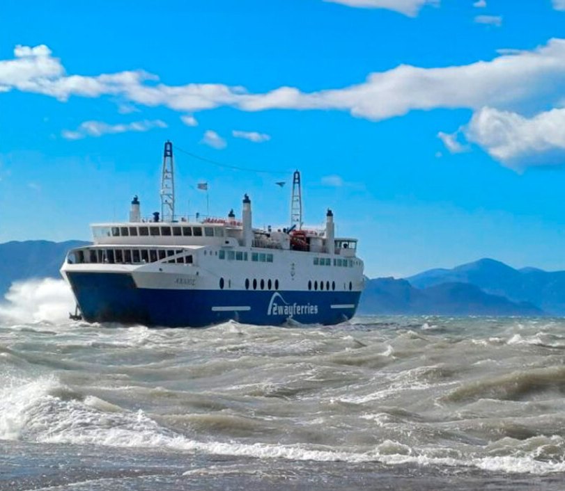 Τι απαντά η εταιρεία για την περιπέτεια με το πλοίο «Αχαιός» στην Αίγινα
