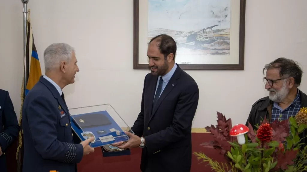 Μία ευχάριστη έκπληξη «ξύπνησε» στον υφυπουργό Άμυνας Γιάννη Κεφαλογιάννη μνήμες από τη στρατιωτική του θητεία