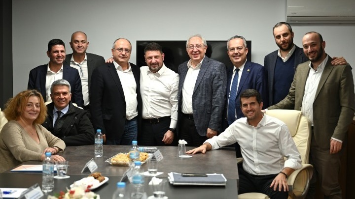 Συνάντηση Χαρδαλιά με τους δημάρχους Πειραιά και Νήσων