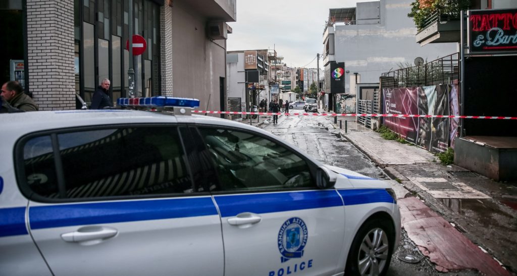 Τρεις τραυματίες από πυροβολισμούς έξω από νυχτερινό κέντρο στο Γκάζι!