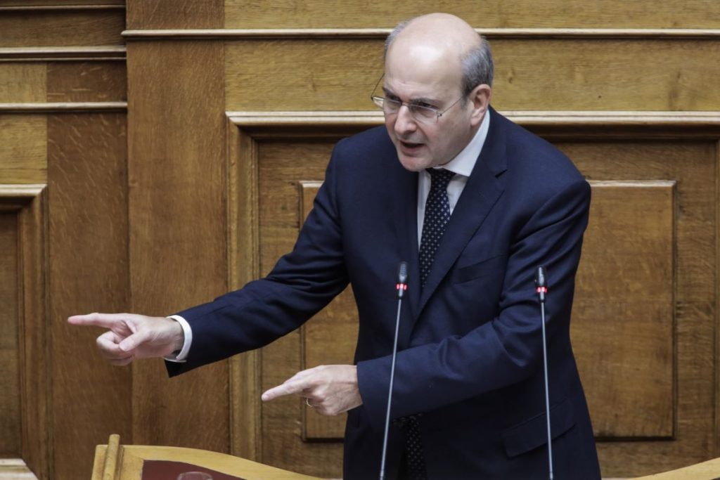 Κωστής Χατζηδάκης: «Δεν θα βάλουμε την υπογραφή μας σε προσωρινά ευχάριστες αποφάσεις που θα γυρίσουν την χώρα προς τα πίσω»