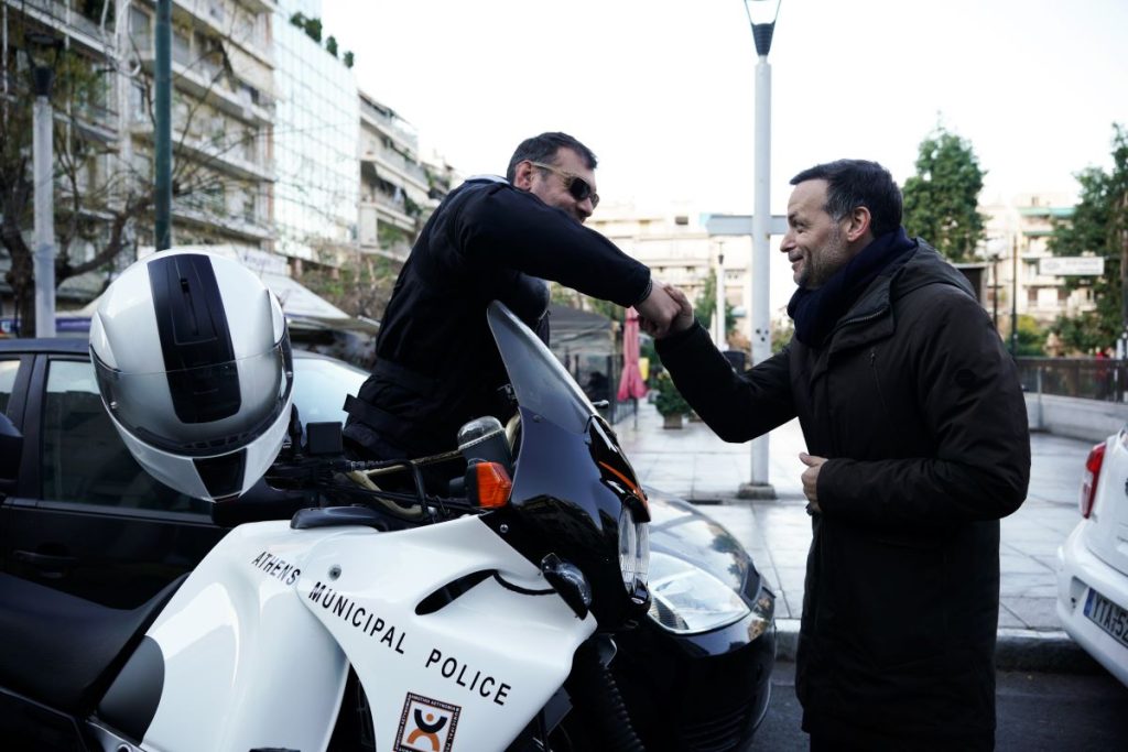 Παρουσία του Χάρη Δούκα η δράση ενημέρωσης για την παράνομη στάθμευση στην Αθήνα