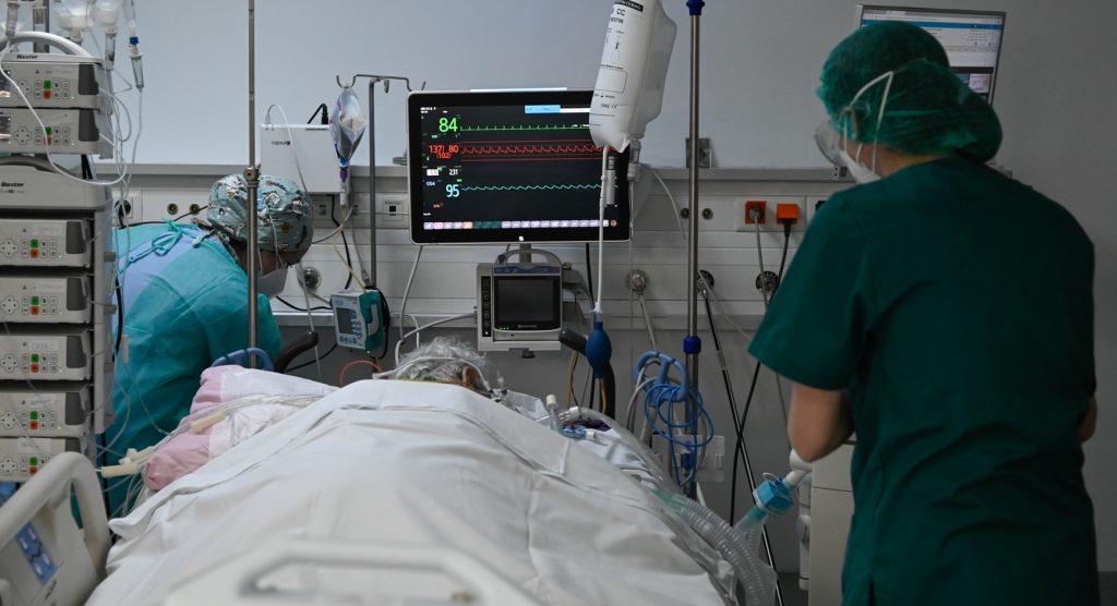 Κρας-τεστ για τις αντοχές του ΕΣΥ η έξαρση των αναπνευστικών λοιμώξεων