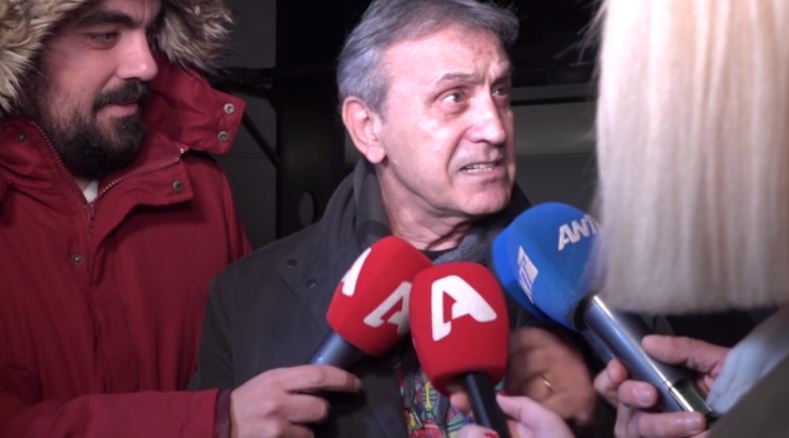 Γιατί τα «έχωσε» στους δημοσιογράφους ο Νταλάρας!