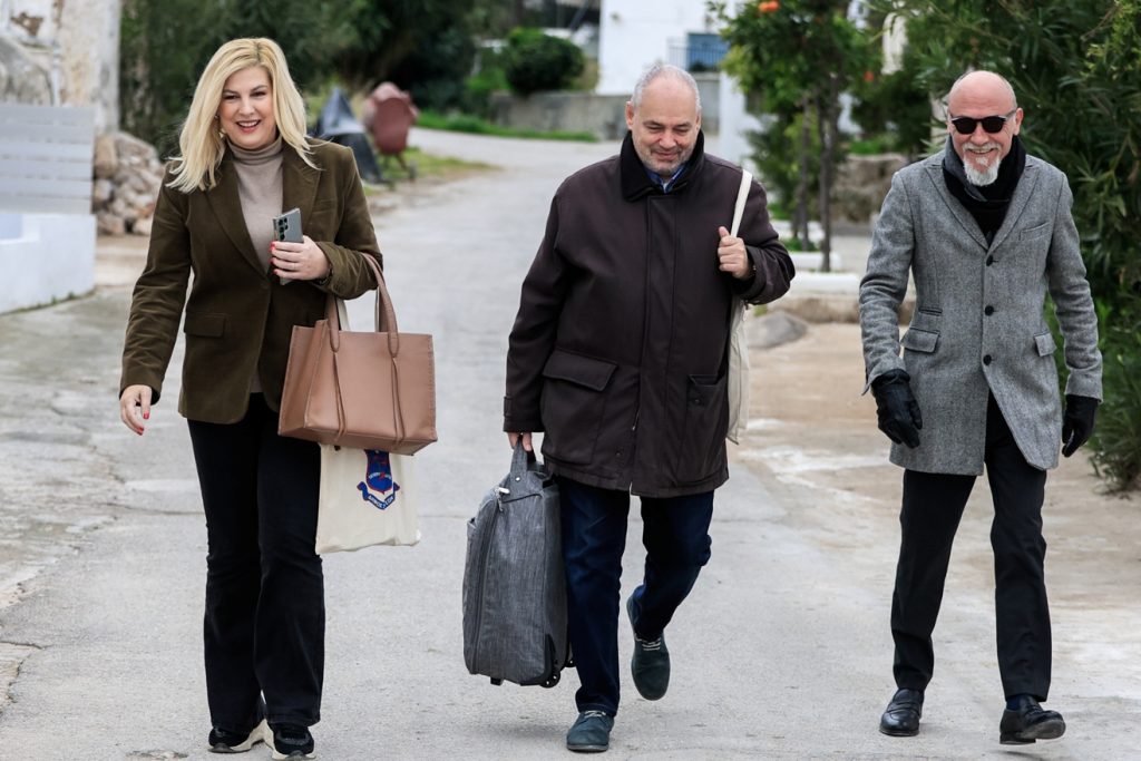 Τους άρεσε και θα το ξανακάνουν λένε φεύγοντας από τις Σπέτσες οι Συριζαίοι