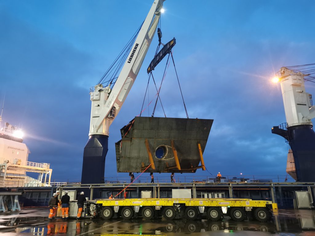 Έφτασαν στη Γαλλία τα τμήματα της φρεγάτας Belh@rra “Φορμίων” που κατασκεύασαν τα ναυπηγεία Σαλαμίνας