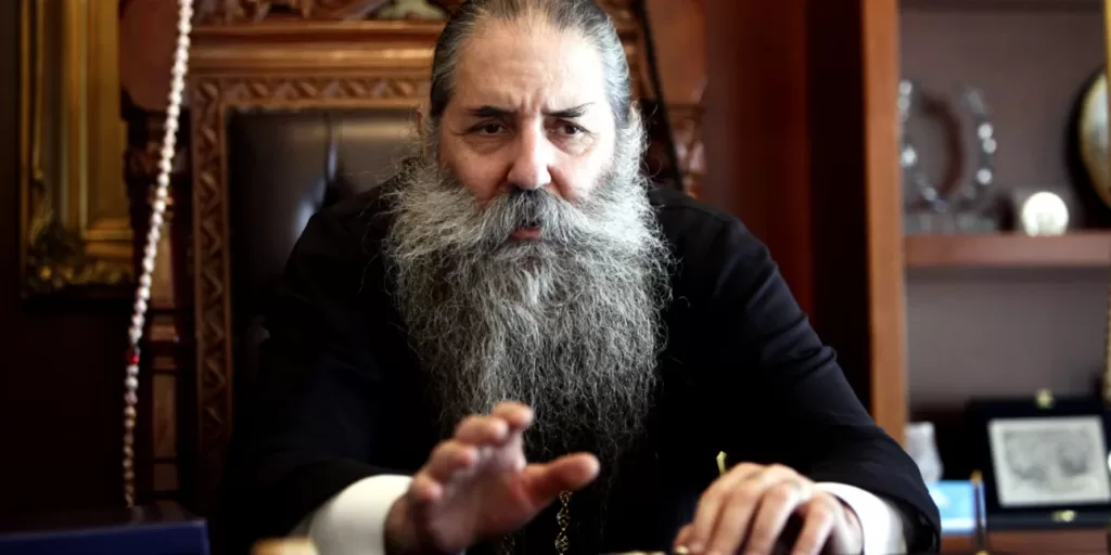 Ο Μητροπολίτης Πειραιώς Σεραφείμ θέτει εκτός Εκκλησίας τους βουλευτές που ψήφισαν «ναι» στον γάμο των ομόφυλων ζευγαριών