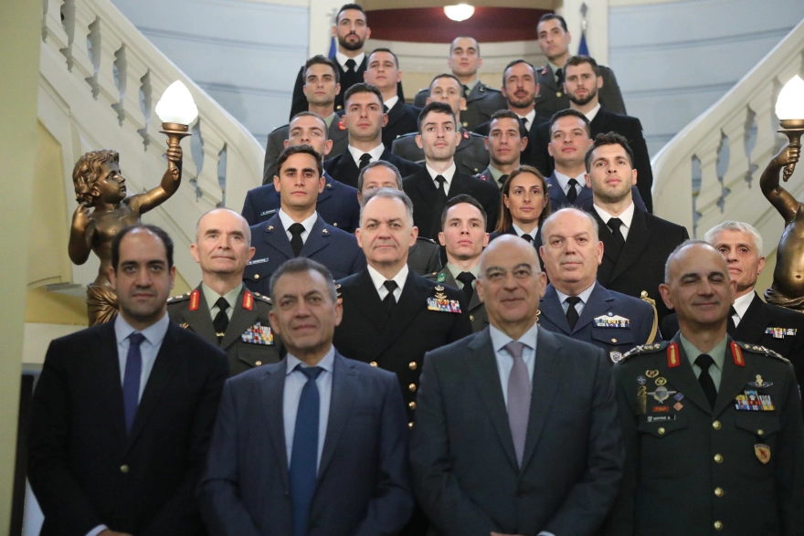 ΓΕΕΘΑ: Φόρεσαν τη στολή Πετρούνιας, Τεντόγλου και άλλοι Ολυμπιονίκες – Η ορκωμοσία των αξιωματικών (φωτο)