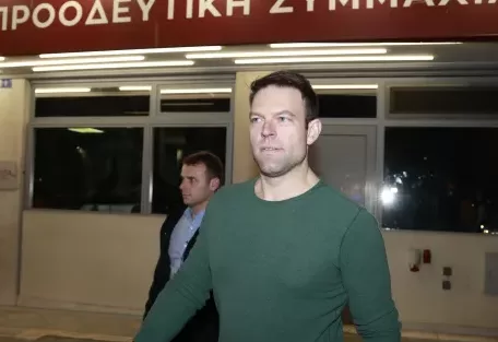 Κασσελάκης: «Ο ΣΥΡΙΖΑ είναι πολύ σκληρός για να πεθάνει» – Ξεκίνησε η συνεδρίαση της Πολιτικής Γραμματείας