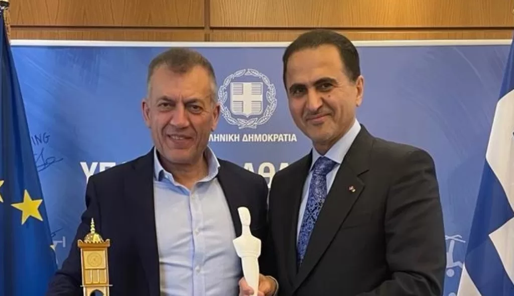 Συνάντηση Βρούτση με τον πρέσβη του Κατάρ