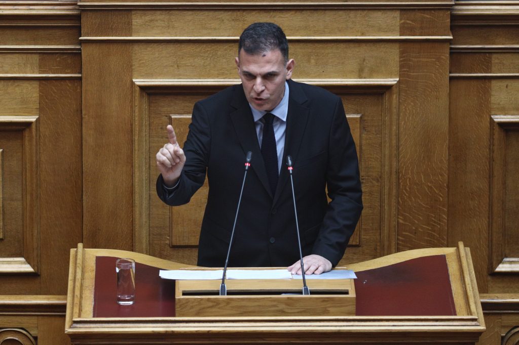 «Τις δομές του κόμματος δεν τις διαλύουμε, τις βελτιώνουμε»… προειδοποιεί ο Καραμέρος