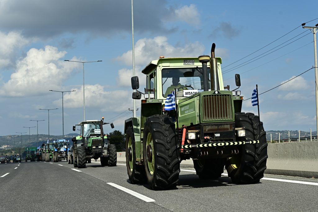 Πλησιάζει στην Αθήνα το κονβόι των τρακτέρ