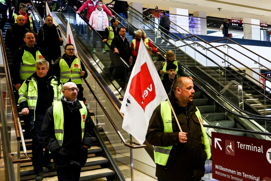 Γερμανία: Συνεχίζονται οι απεργίες στα αεροδρόμια – Ακυρώνονται 580 πτήσεις