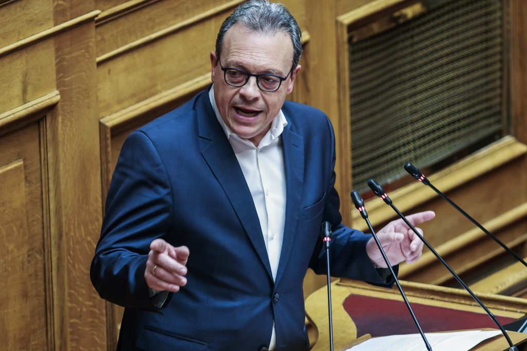 Φάμελλος: Η κοινωνία μας έφερε εδώ σήμερα