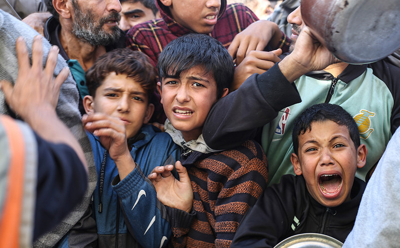 Γάζα: Παιδιά πεθαίνουν από πείνα, πλημμυρίστε την περιοχή με βοήθεια, λέει ο ΟΗΕ – Ανησυχητικές σκηνές λιμοκτονούντων, τονίζει ο ΠΟΥ