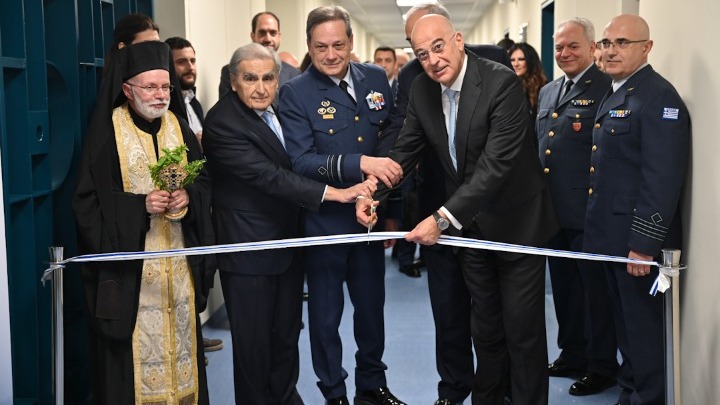 Παρουσία Δένδια στα εγκαίνια του «Κέντρου Εμπειρογνωμοσύνης Ιστιοκυττάρωσης εκ Κυττάρων, Ενηλίκων» στο 251 ΓΝΑ