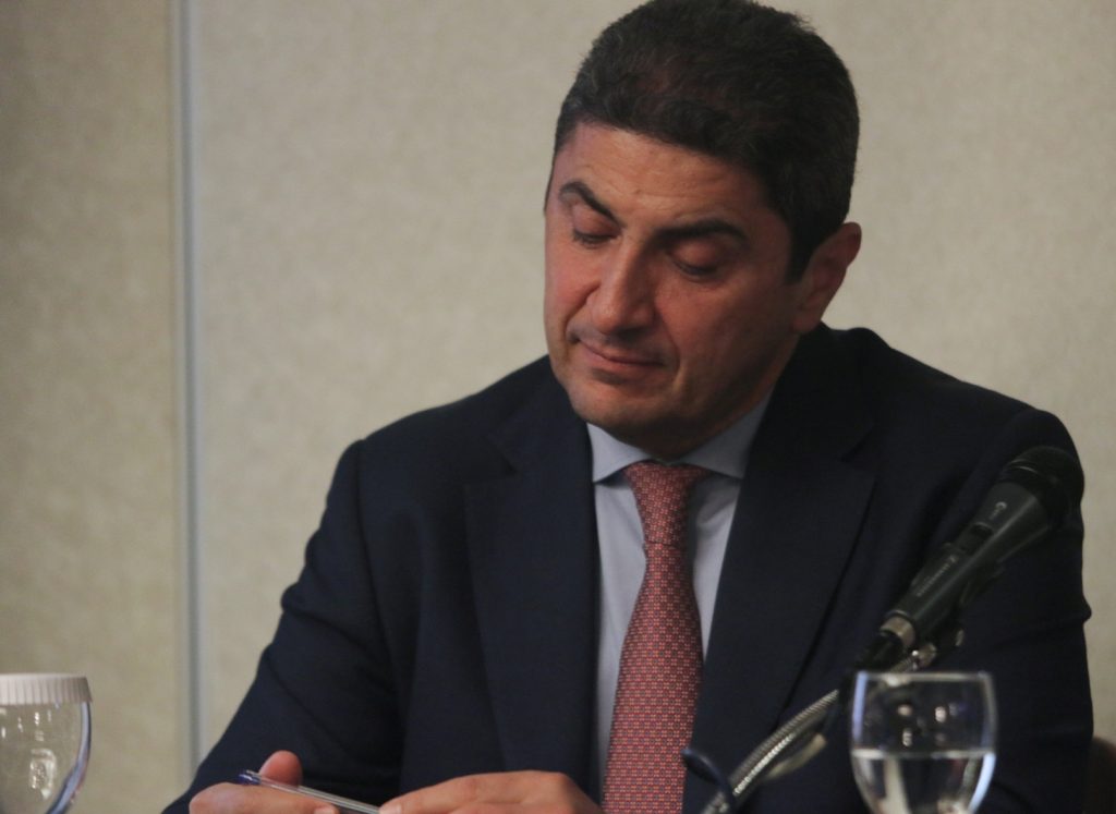 Αποκλειστικό «Political»: Τι ξέρει ο Αυγενάκης για την ΙΚΕ του… αγροτοαθλητισμού ProExpo και τις «χρυσές» δουλειές της;